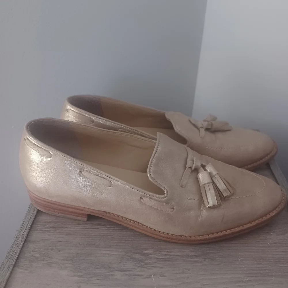 TALBOTS Tassel loafers metallic suede sz 9